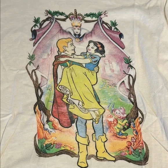 2 Disney Graphic T-Shirt Bundle - Picture 3 of 4